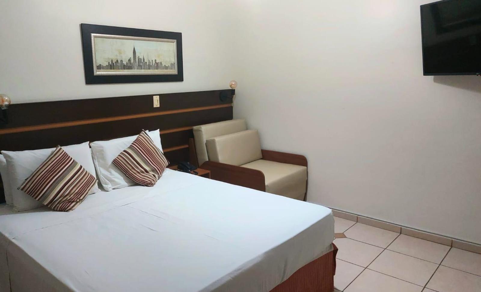 Hotel Ferraz Pouso Alegre Exteriér fotografie