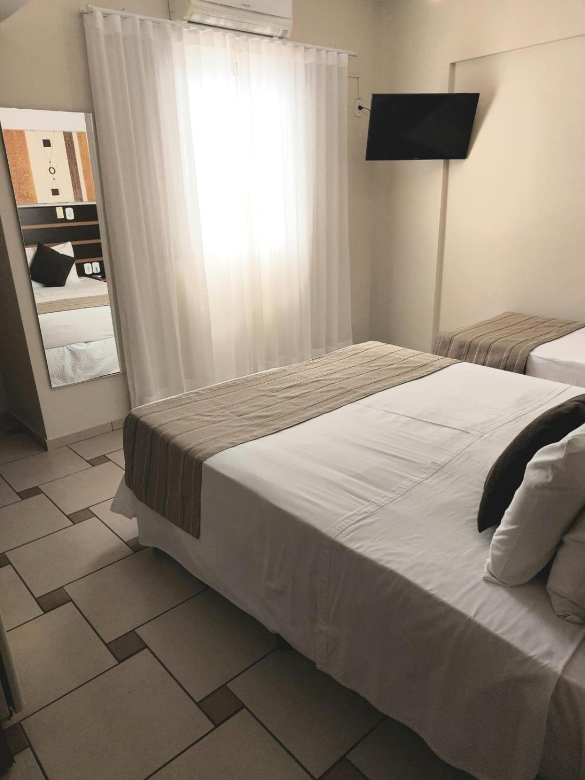 Hotel Ferraz Pouso Alegre Exteriér fotografie